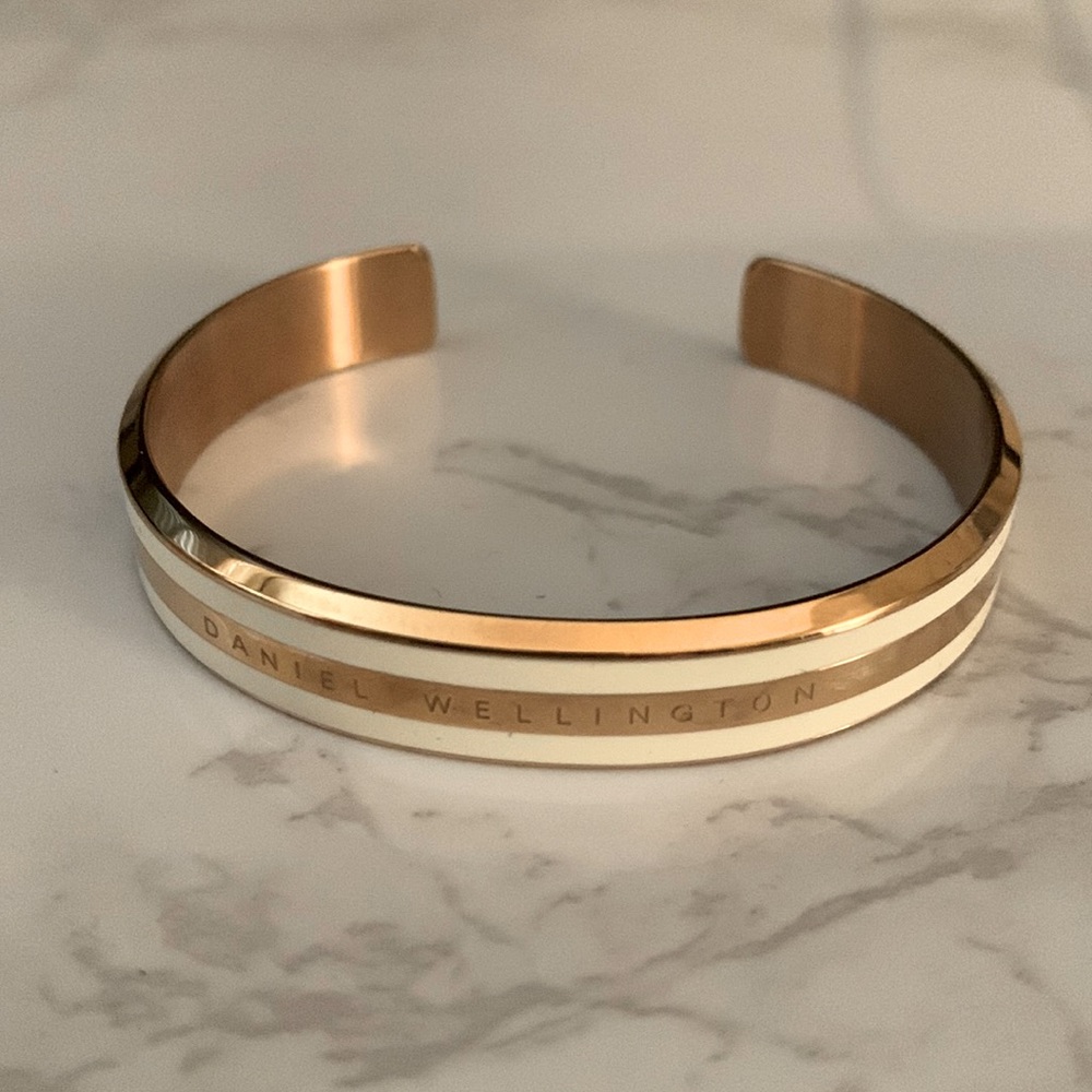 Daniel Wellington bracelet.